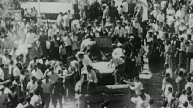 امریکی اور برطانوی خفیہ ایجنسیوں نے شاہ کے حق میں اور مصدق کے خلاف مختلف جلسوں کا انتظام کیا