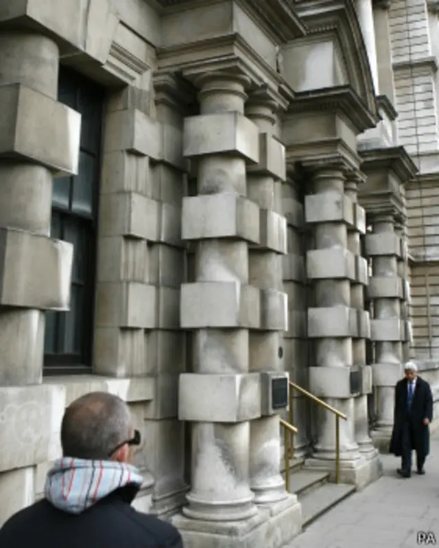 ओल्ड वॉर ऑफिस, ब्रिटेन