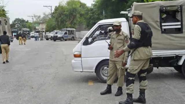 قوات أمن باكستانية