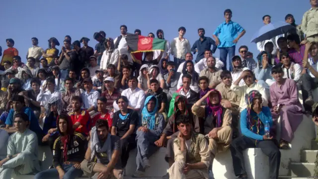 اس میچ کو افغانستان میں کئی دہائیوں کی جنگ کے بعد حالات کی معمول کی طرف واپسی کا اعلان بھی سمجھا جا سکتا ہے