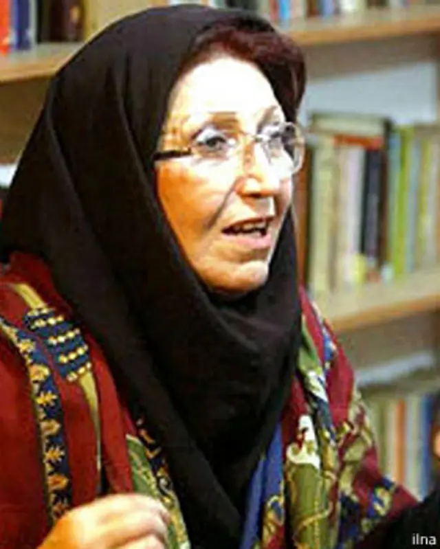 لاهیجی: میخواهند قیچی را زمین بگذارند، تا ناشر آن را بردارد