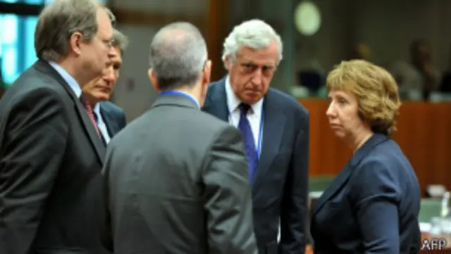 مغربی ملکوں کے اس گروپ نے واضح طور پر کہا ہے کہ اسد حکومت کے خلاف کسی بھی رد عمل میں اقوام متحدہ کا کردار ہونا چاہیے