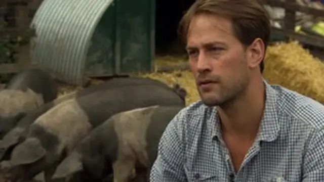 експерт, Трістрам Стюарт