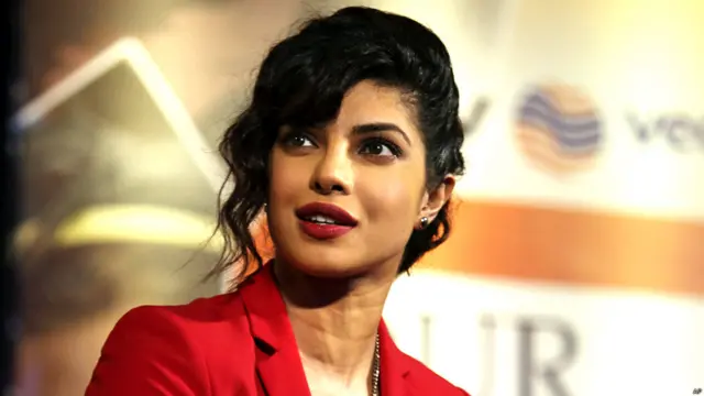 अभिनेत्री प्रियंका चोपड़ा आजकल सुर्ख़ियों में हैं. दिल्ली में 'हमारी बच्चियां, हमारा गौरव' कार्यक्रम के दौरान.