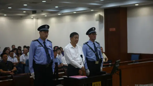 薄熙来在济南中院出庭受审（22/08/2013）