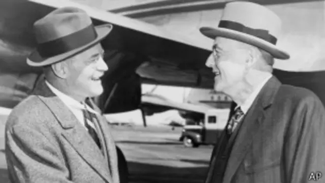 جان فاستر دالس (سمت راست) و برادرش الن (سمت چپ) حامیان اصلی عملیات محرمانه علیه مصدق بودند