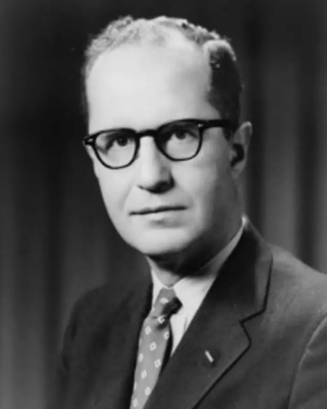 کرمیت روزولت هدایت عملیات آژاکس را بر عهده داشت