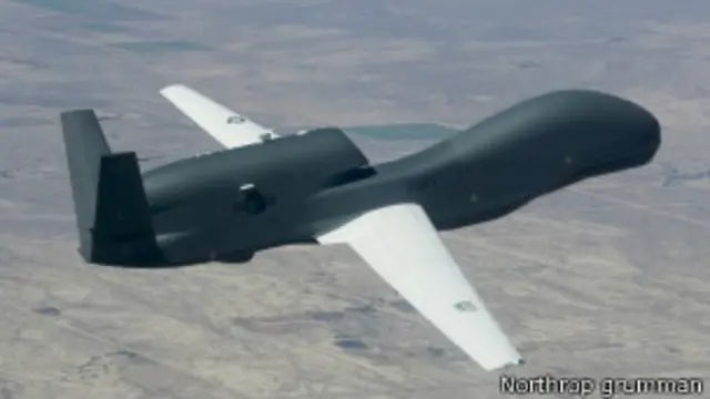 “全球之鹰”无人飞机。