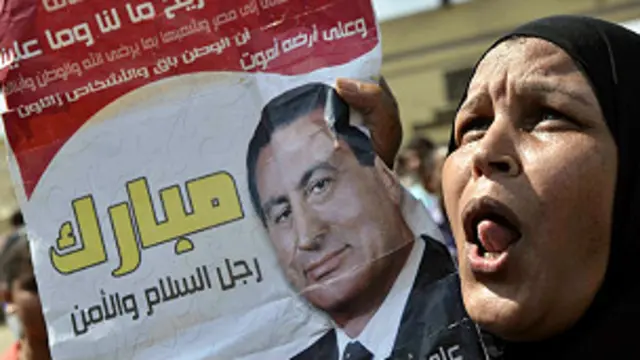 نقل مبارك إلى مقر إقامته الجبرية