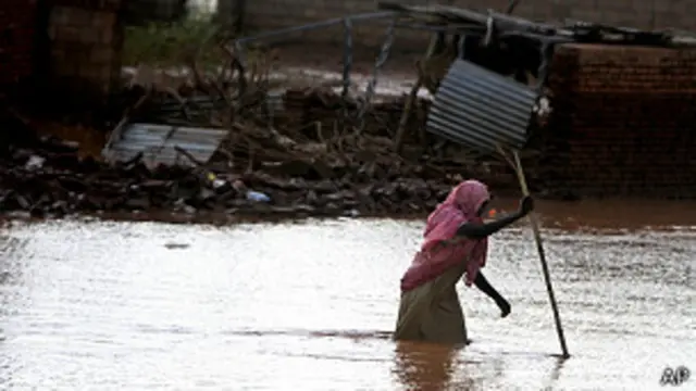 قالت منظمة الصحة العالمية إن 48 شخصا قتلوا و70 آخرين اصيبوا في الفيضانات