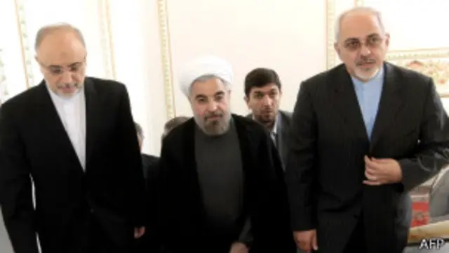 حسن روحانی و تیمش حالا روی بحث سوریه و تعامل ایران با آن تمرکز بیشتری پیدا می کند در حالی که بخاطر بحث هسته ای و تحریم ها و اثرات داخلی تحریم ها، تصور قبلی این نبود که آقای روحانی بخواهد تحولات سوریه برایش جزو اولویت های اصلی باشد