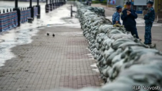 Дамбы на набережной Хабаровска