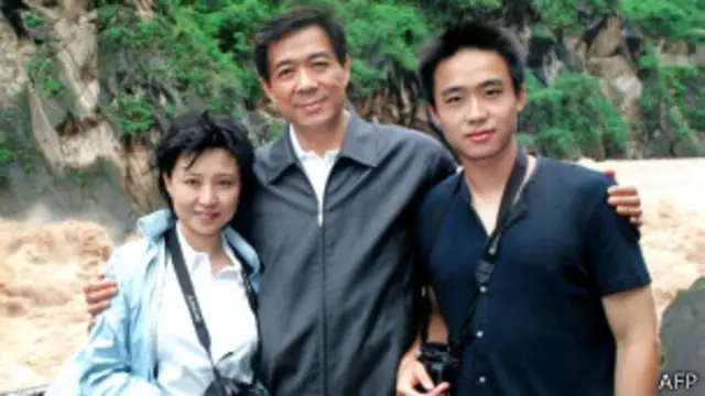 بو شیلای، همسرش و پسرشان