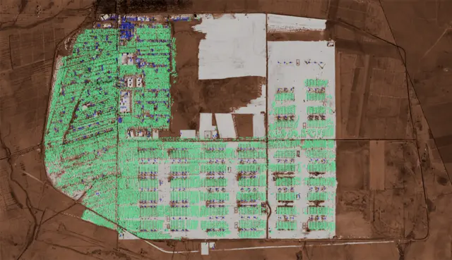 الصورة من: DigitalGlobe
البيانات من: UNOSAT
