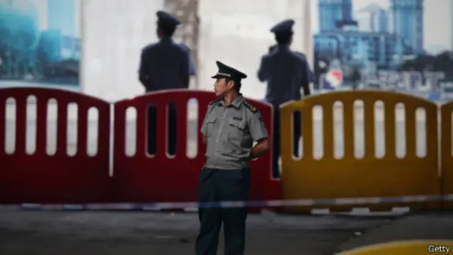 濟南中院門外警察