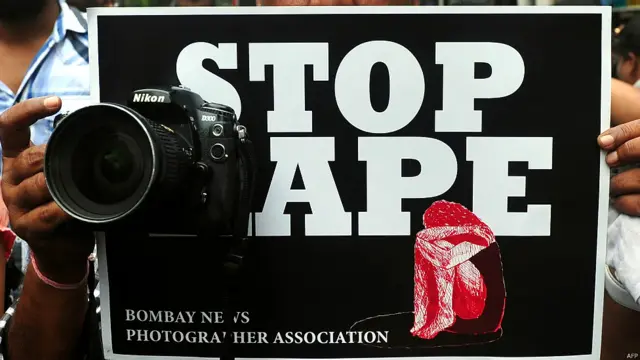मुंबई गैंगरेप मामले पर विरोध प्रर्दशन