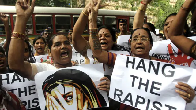 मुंबई गैंगरेप मामले पर विरोध प्रर्दशन