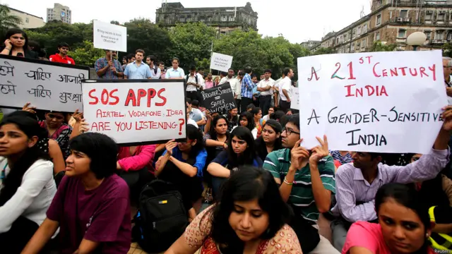 मुंबई गैंगरेप मामले पर विरोध प्रर्दशन