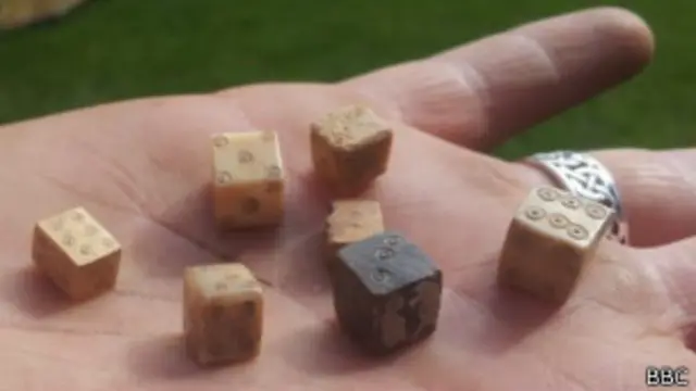 Древние игральные кости