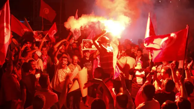 شارك في المظاهرة زهاء عشرة آلاف شخص