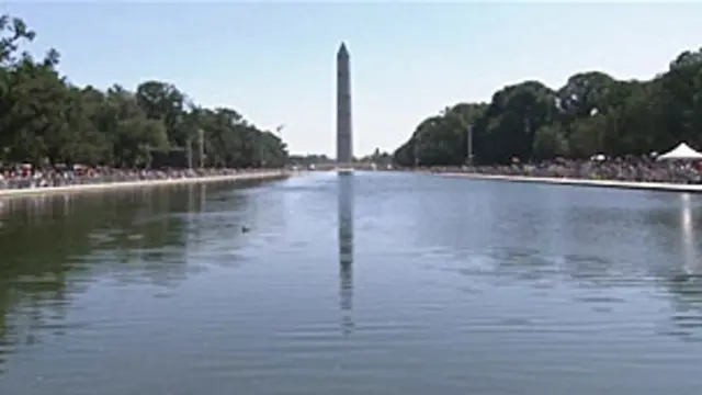 Milhares de pessoas se reuniram em Washington (BBC)