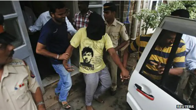 بھارتی پولیس نے ممبئي ریپ کیس میں مطلوب پانچویں شخص کو دارالحکومت دہلی سے گرفتار کیا ہے