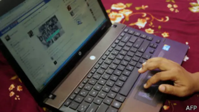 फेसबुक ने स्पॉन्सर्ड स्टोरीज में 15 करोड़ यूजर्स की जानकारियां इस्तेमाल की थी. 