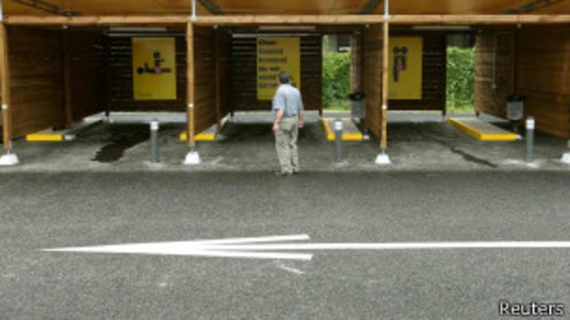 В Швейцарии водителям предлагают парковки для занятия сексом