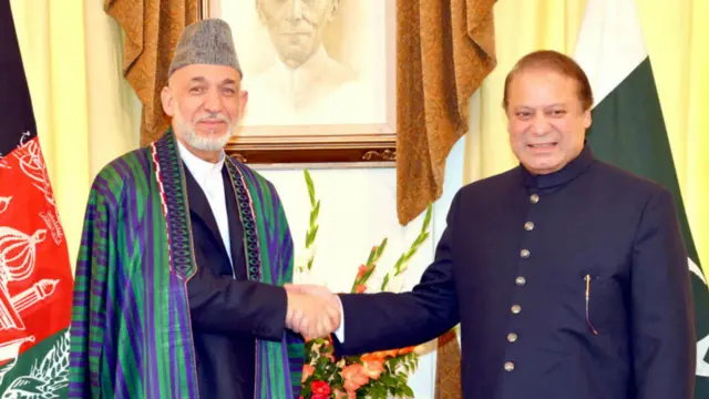 د پاکستان صدراعظم نواز شریف او ولسمشر حامد کرزي د پاکستان د صدراعظم په دفتر کې.