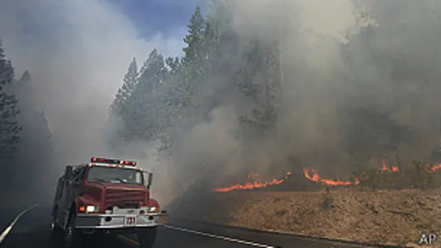 28 ہزار فائر فائٹر اس آگ پر قابو پانے کی کوشش میں سرگرداں ہیں