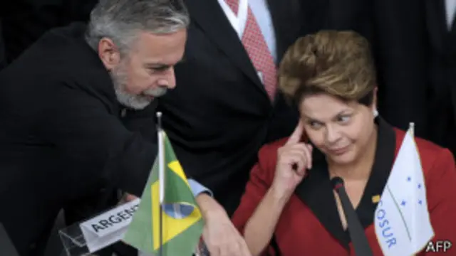 Patriota e Dilma, em foto de arquivo (AFP)