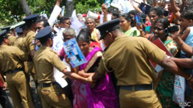 අතුරුදහන් වුවන්ගේ ඥාතීන් ඇය හමුවීමට කළ උත්සාහය