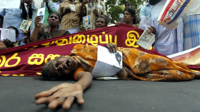 නවී පිල්ලේ හමුවී තම දුක් ගැනවිලි කීමට අවස්තාවක් නොලැබුණු බවයි උද්ඝෝෂකයන් කියා සිටින්නේ. 