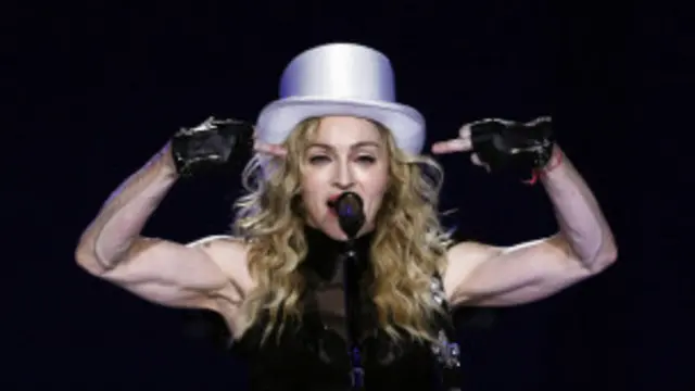 Tour công diễn vòng quanh thế giới MDNA của Madonna năm ngoái thu về 305 triệu đôla