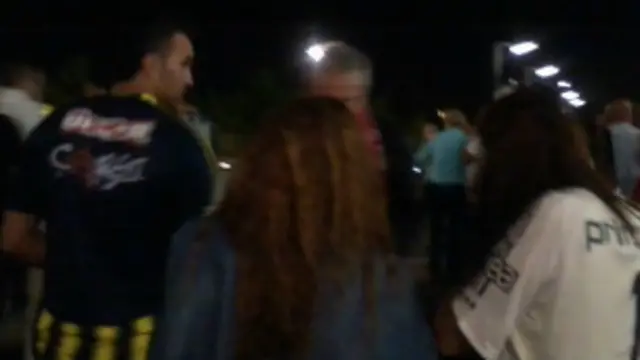 Fenerbahçe forması üzerindeki 'Ülker' yazısını silerek, Beşiktaş'ı