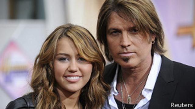 Miley Cyrus con su padre