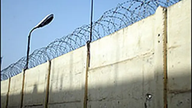 Ҳуқуқ фаоллари ҳисбхоналарни бориб кўра олмасликлари сабабли, қийноқлар қўлланиши борасидаги вазиятга баҳо бериш имконсиз эканлиги айтадилар.