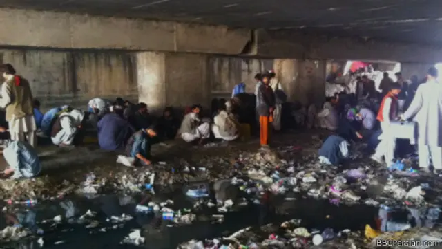 زیر پل سوخته یکی از دهها محل تجمع معتادان در کابل است