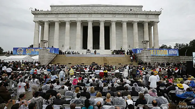 El día fue gris y lluvioso, pero no fue un impedimento para muchos.