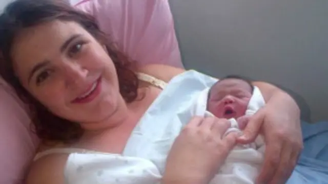 लंदन में रहने वाली लू यंग स्काइप के जरिए बेटी की दादा- दादी से कराती हैं बात.