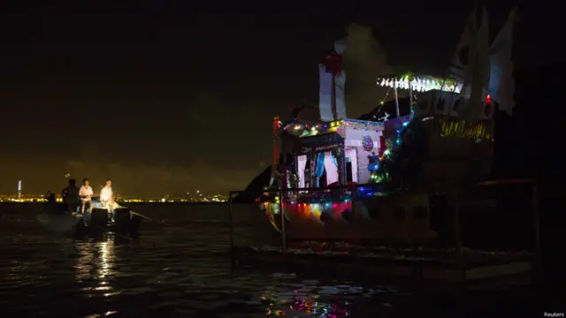 चीन में भूखे भूतों को भोजन कराने का उत्सव