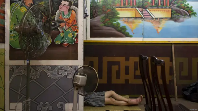 चीन में भूखे भूतों को भोजन कराने का उत्सव