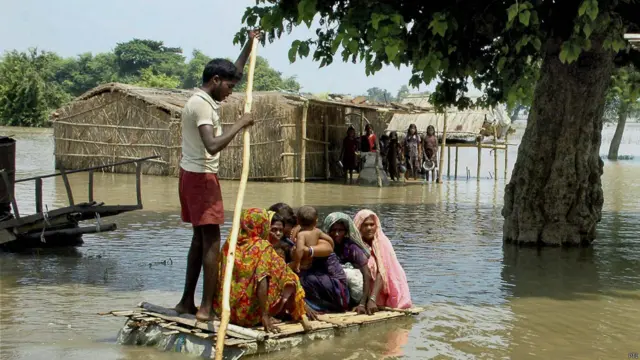 भारत के विभिन्न स्थानों पर बाढ़