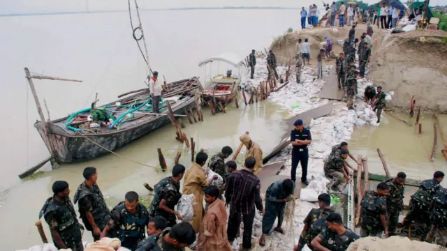 भारत के विभिन्न स्थानों पर बाढ़