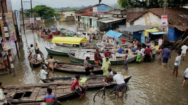भारत के विभिन्न स्थानों पर बाढ़