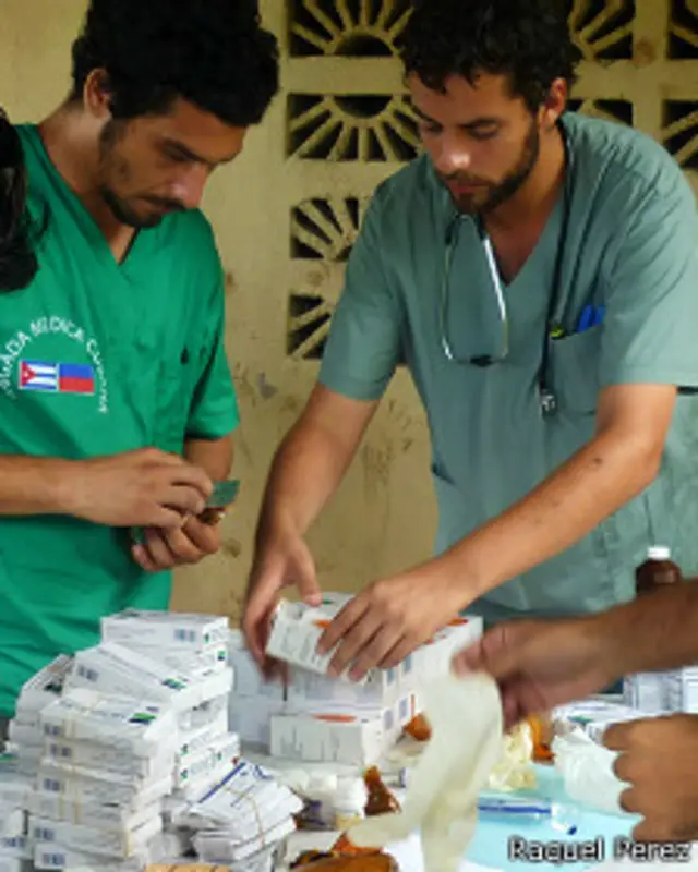 Médicos cubanos. (Foto: Raquel Pérez)
