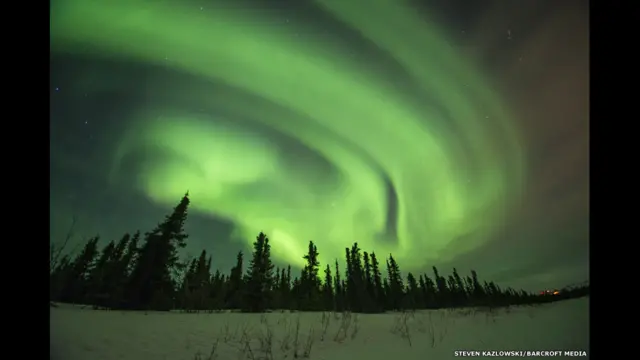 Aurora boreal no Alasca por Steven Kazlowski