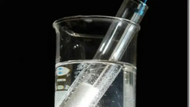 考試的壓力擠掉了英格蘭學校的實用科學課程。