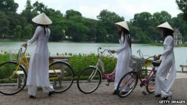 वियतनाम की राष्ट्रीय पोशाक