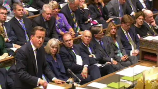 英国首相卡梅伦强调，证据使他确信，叙利亚当局对化武攻击负有责任。